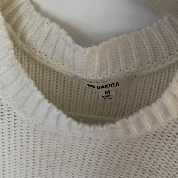 BB Dakota white sweater top size medium - Picture 3 of 3